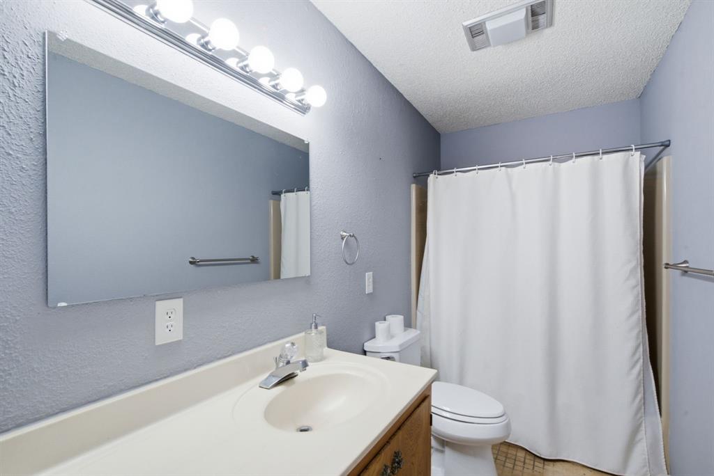 917 E Ross Avenue Property Photo 11