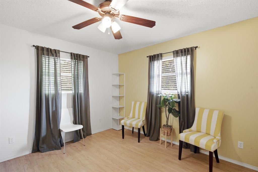917 E Ross Avenue Property Photo 15