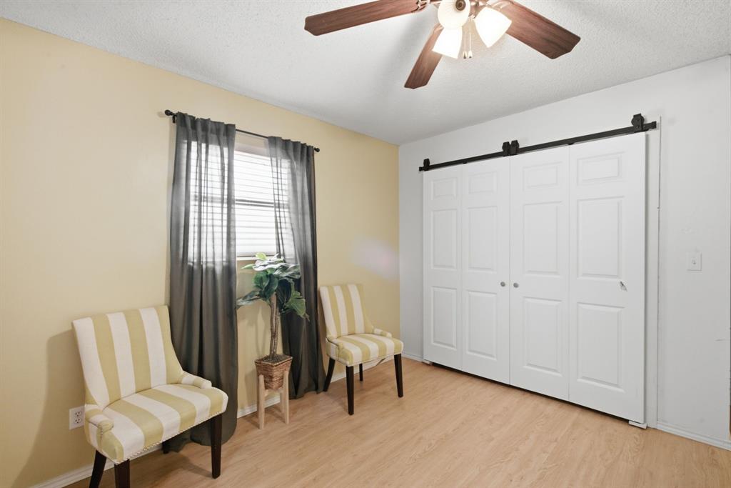 917 E Ross Avenue Property Photo 16