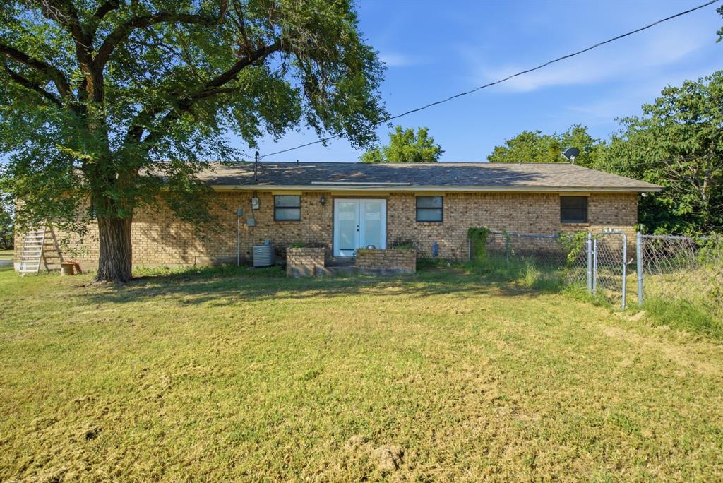 917 E Ross Avenue Property Photo 22