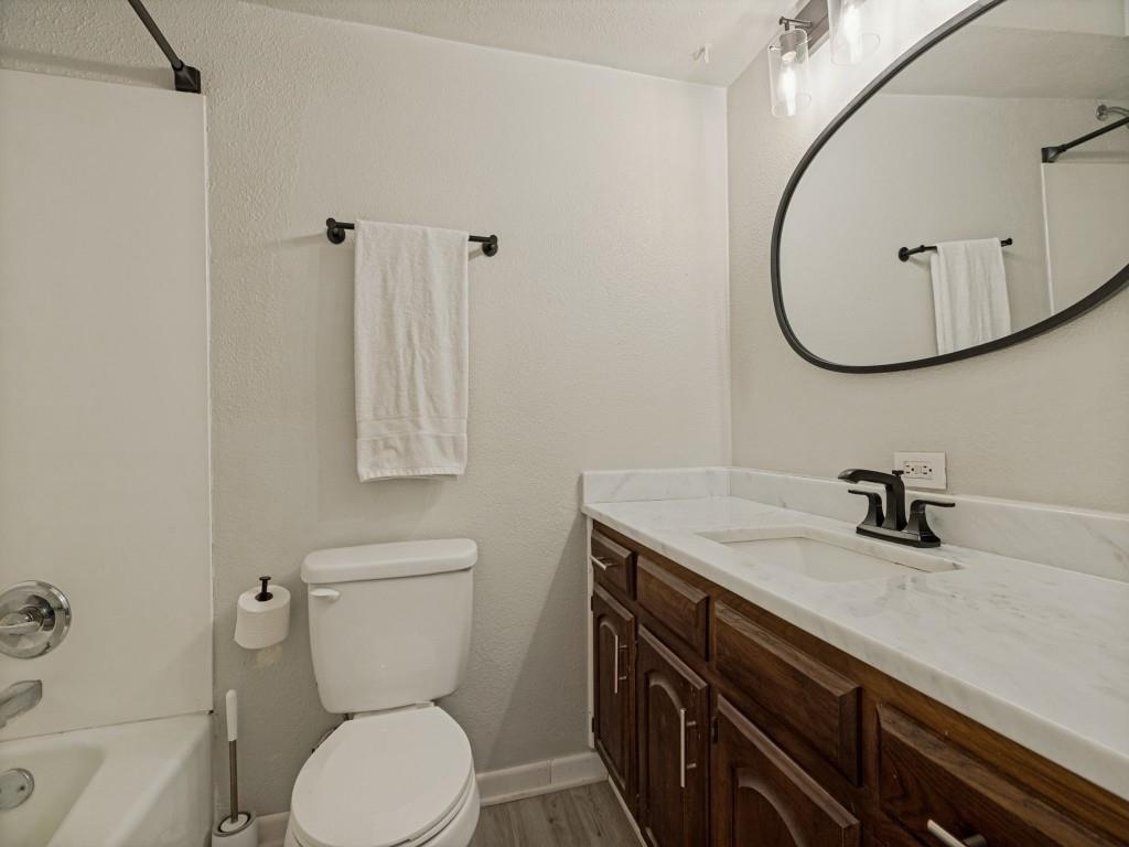 410 E White Street Property Photo 18