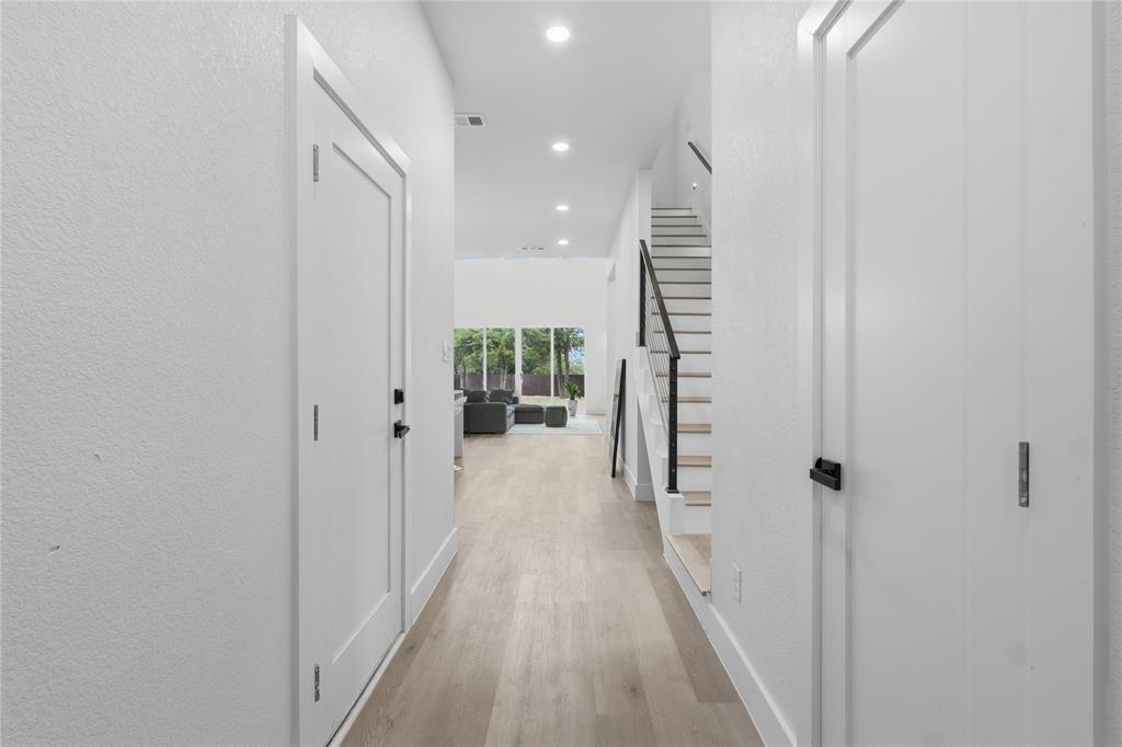 3905 Blue Ridge Boulevard Property Photo 2