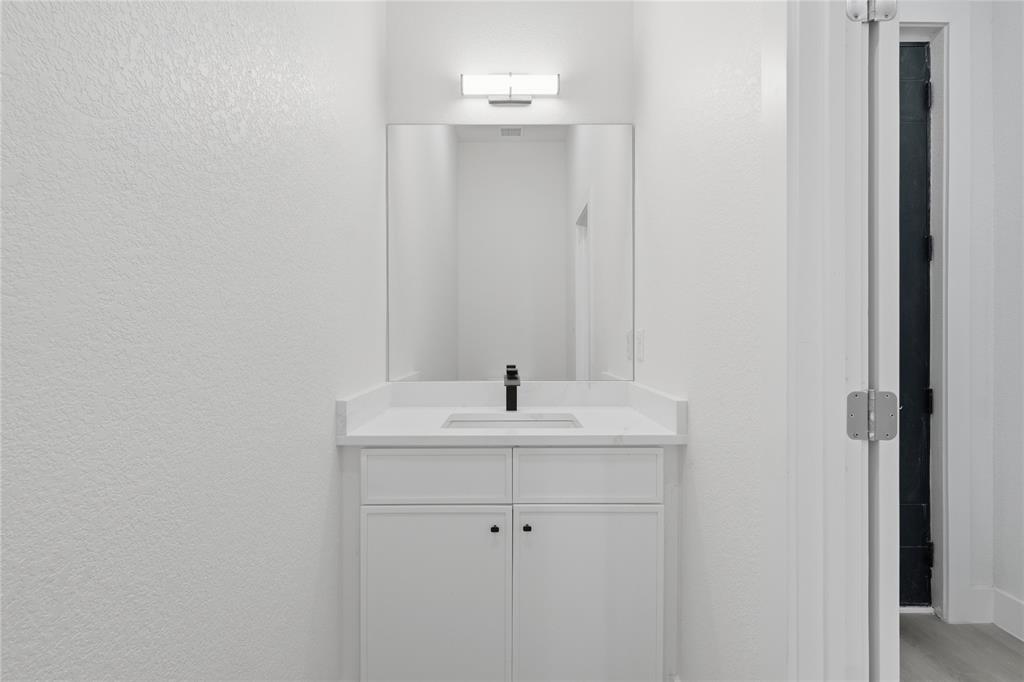 3905 Blue Ridge Boulevard Property Photo 3