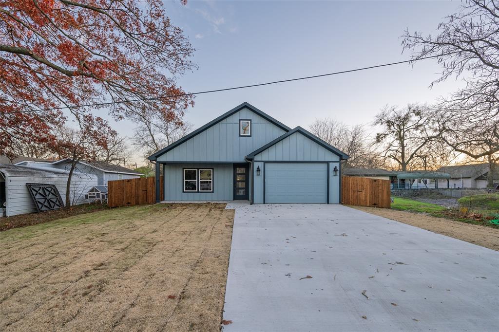 411 W Elm Street Property Photo 1