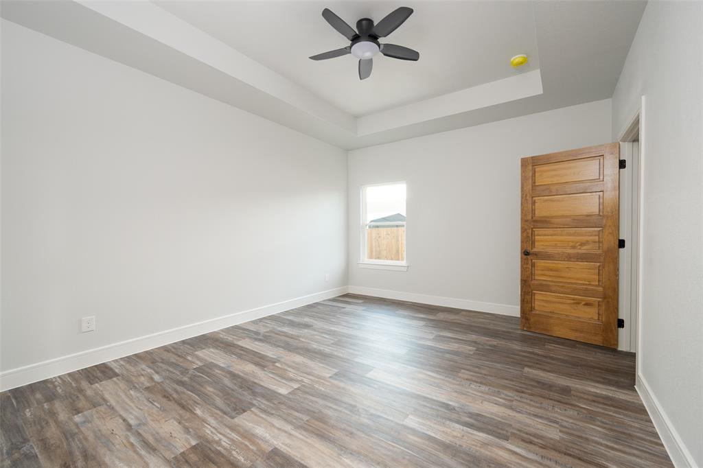 411 W Elm Street Property Photo 13