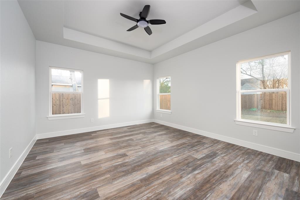 411 W Elm Street Property Photo 16