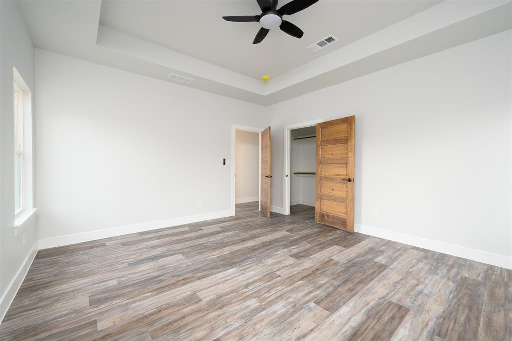 411 W Elm Street Property Photo 17