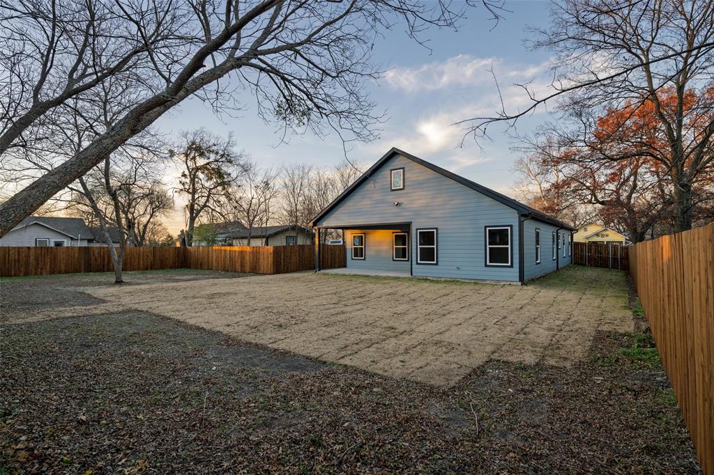411 W Elm Street Property Photo 19