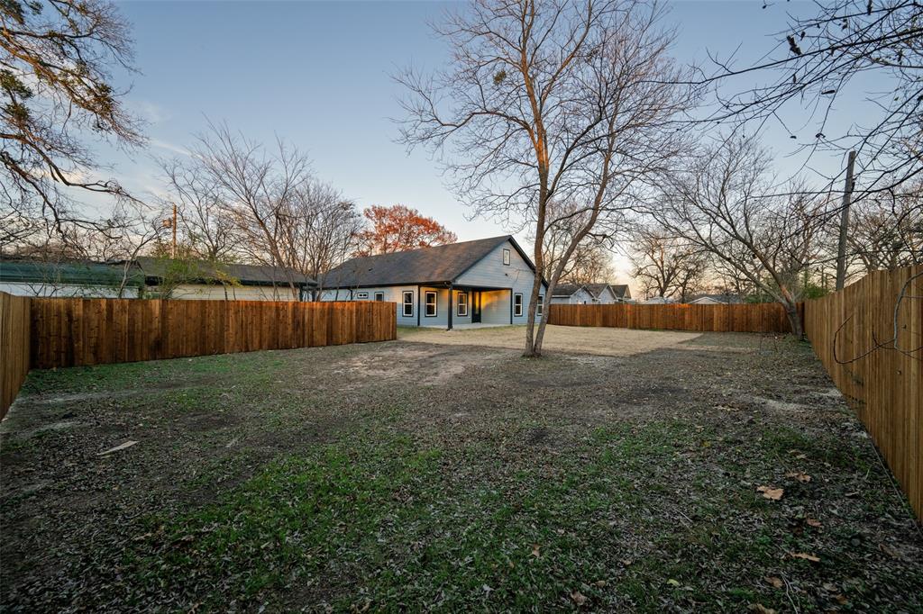 411 W Elm Street Property Photo 20