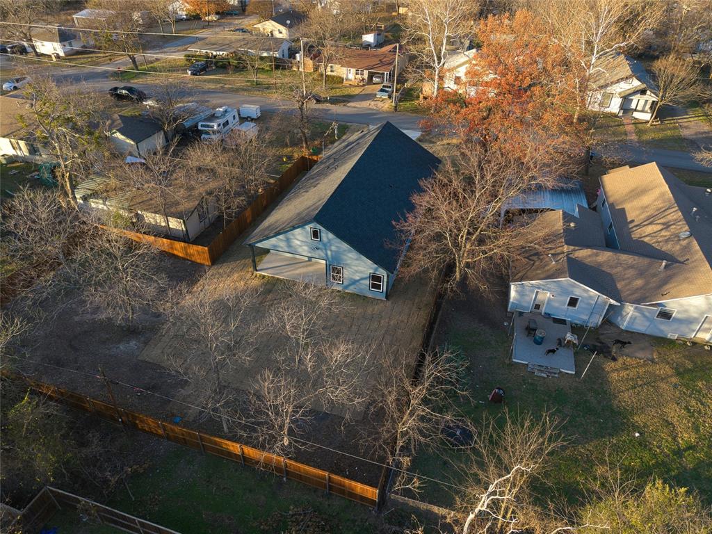 411 W Elm Street Property Photo 28