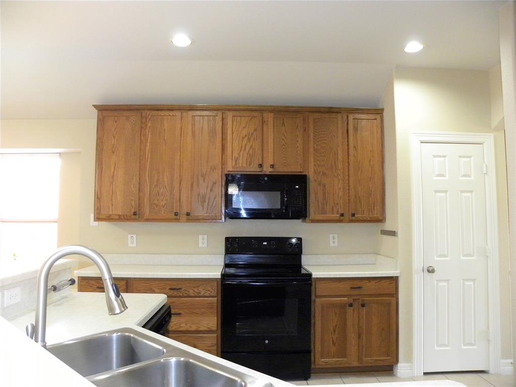 4620 Evanshire Way Property Photo 8