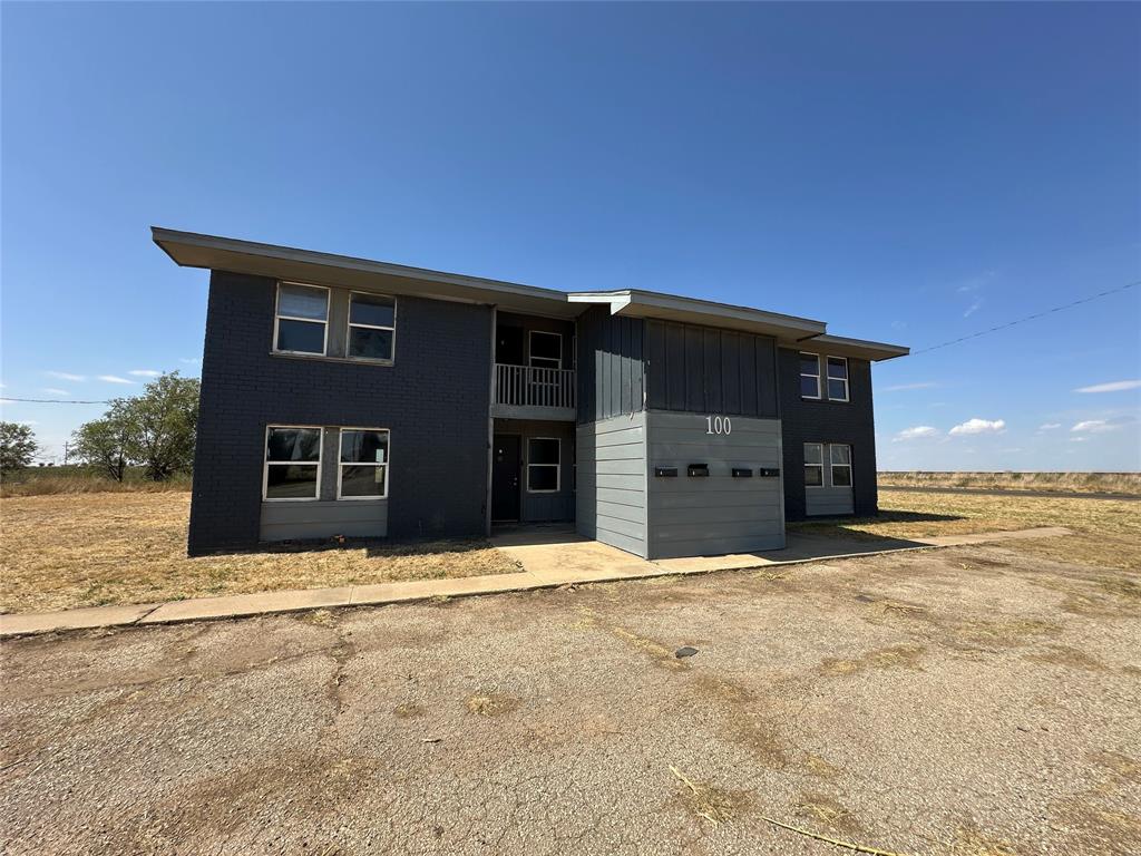 100 Pecos Place Property Photo 1