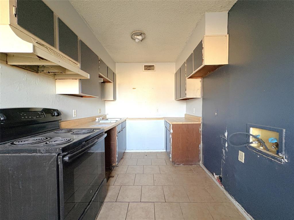 100 Pecos Place Property Photo 7