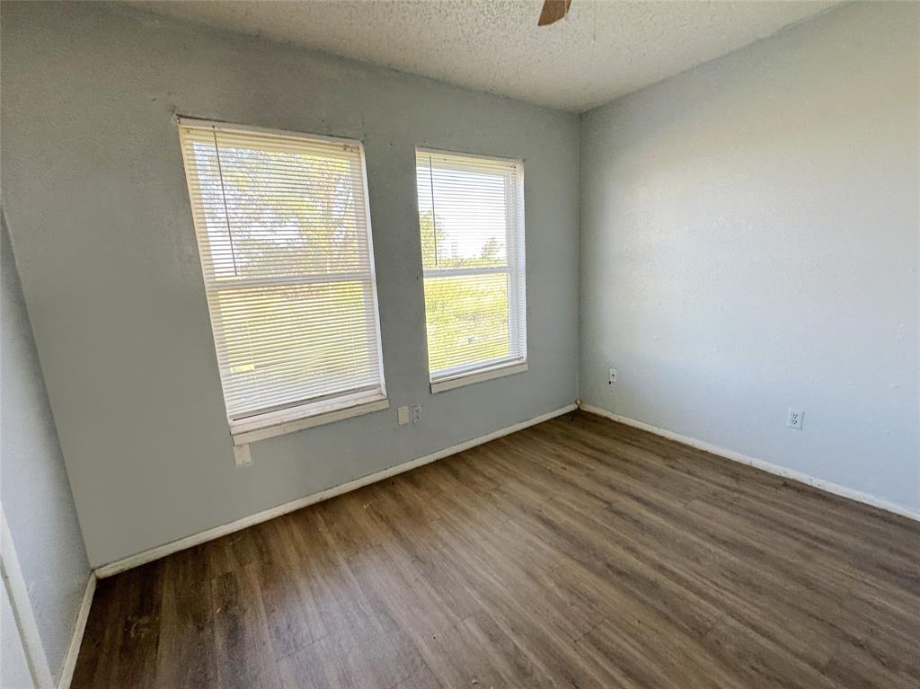100 Pecos Place Property Photo 9