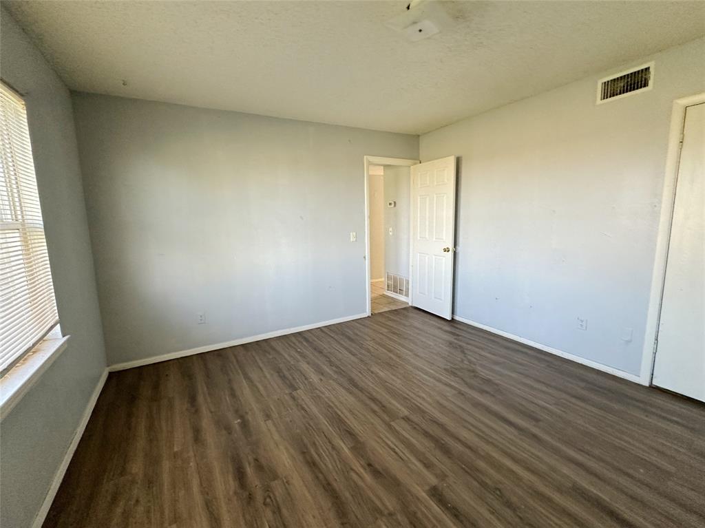 100 Pecos Place Property Photo 10