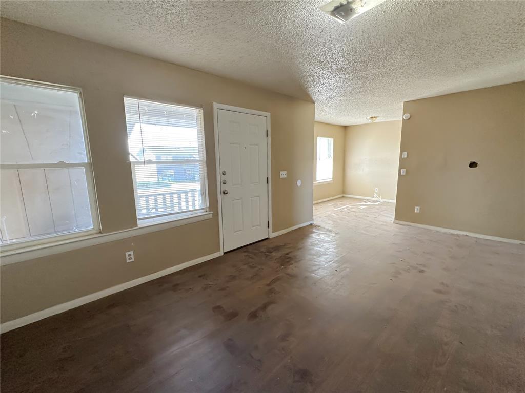 100 Pecos Place Property Photo 11