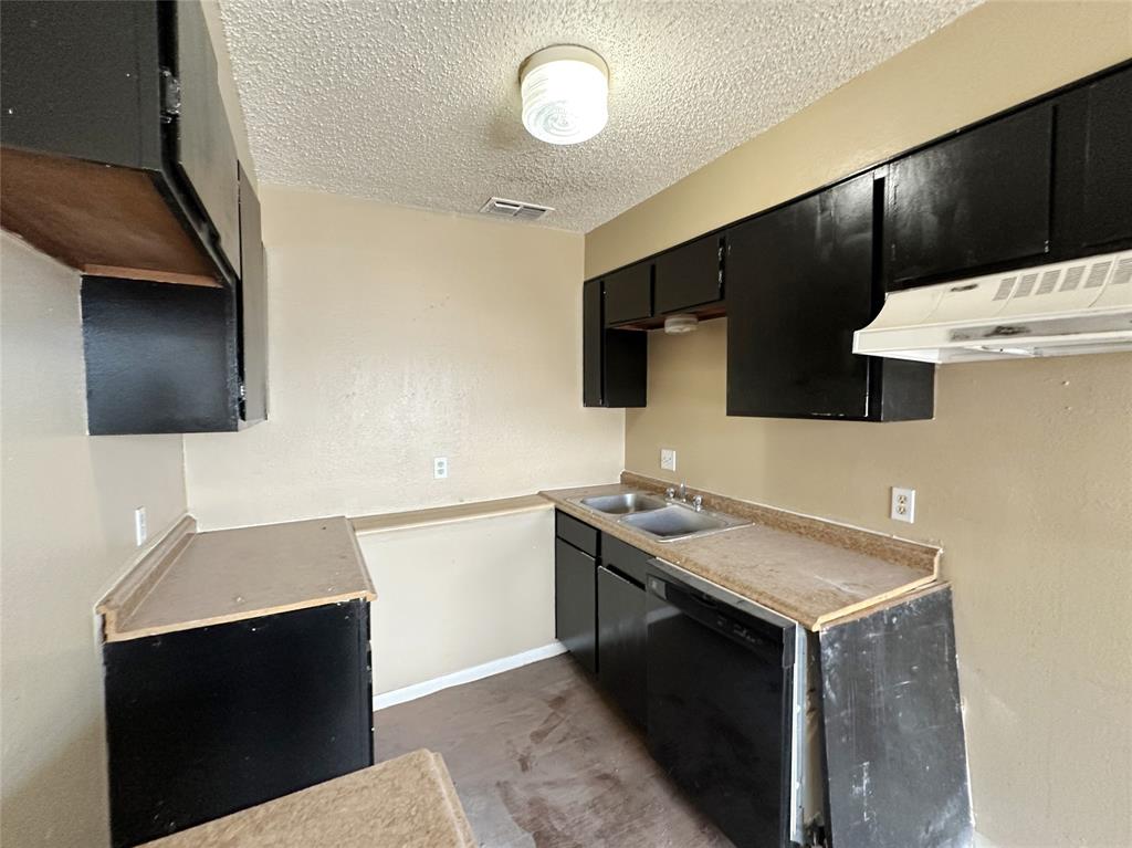 100 Pecos Place Property Photo 12