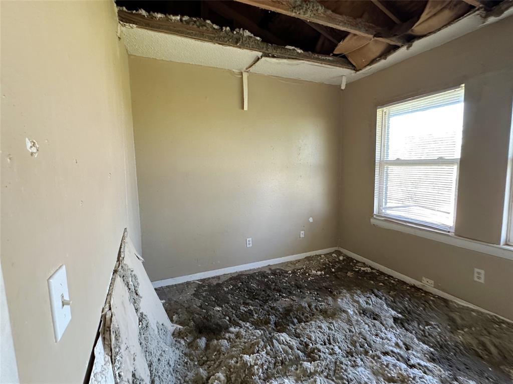 100 Pecos Place Property Photo 13