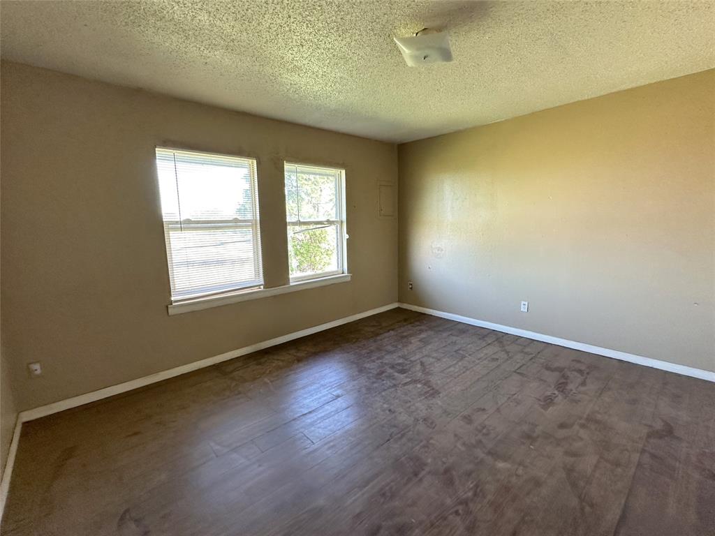 100 Pecos Place Property Photo 14