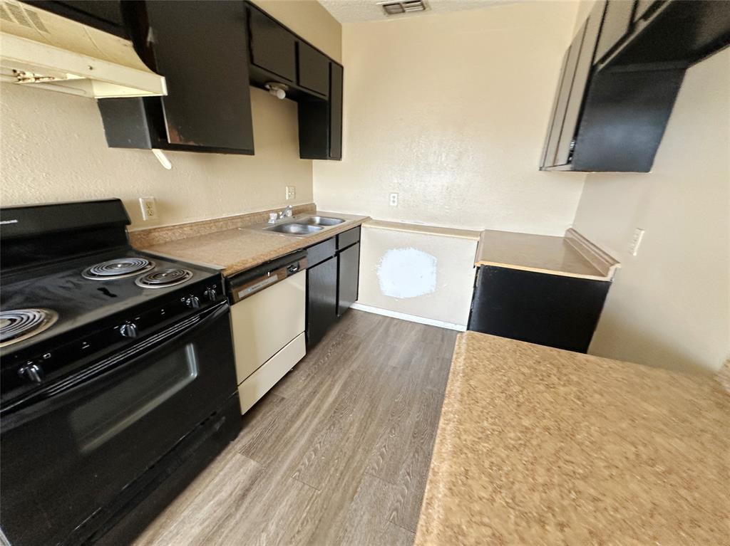 100 Pecos Place Property Photo 16