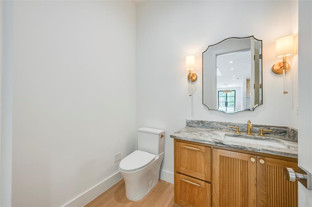 3304 Royal Lane Property Photo 17