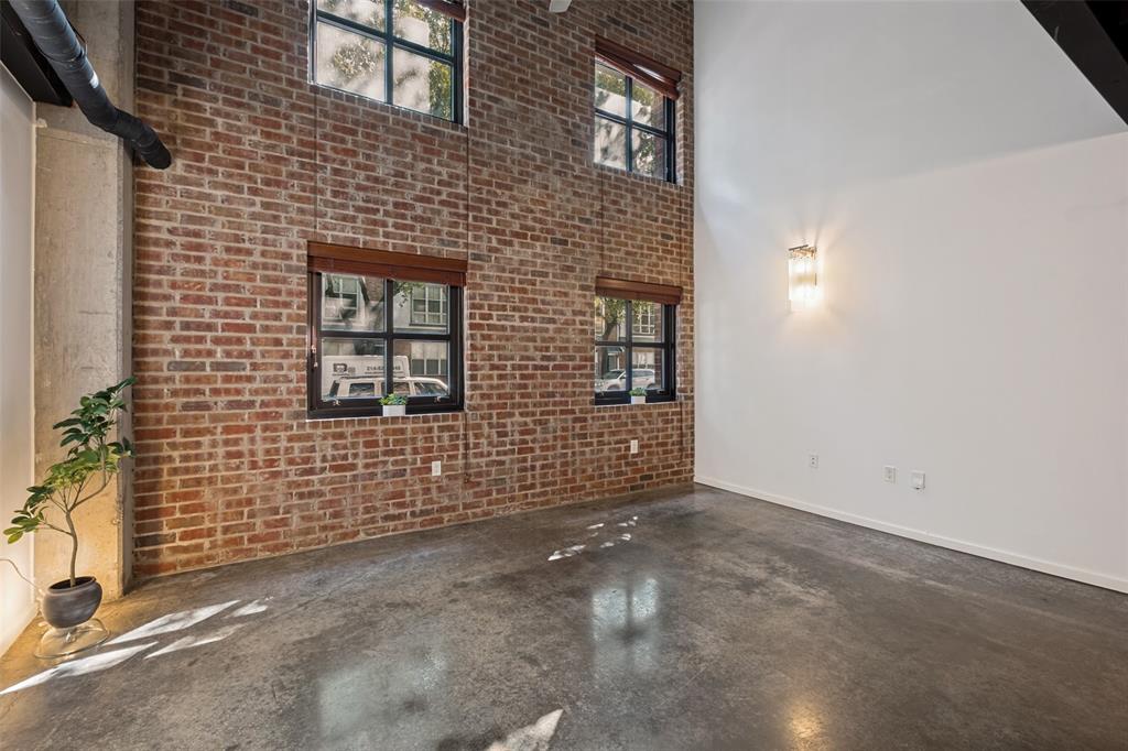 3110 Thomas Avenue 109 Property Photo 2