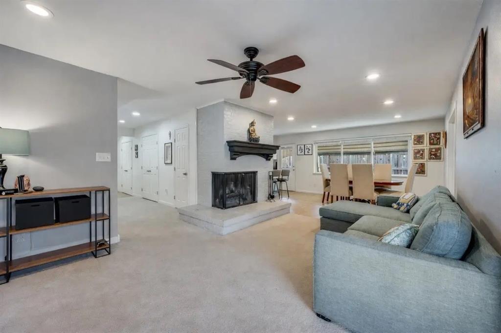 9835 Estate Lane Property Photo 4