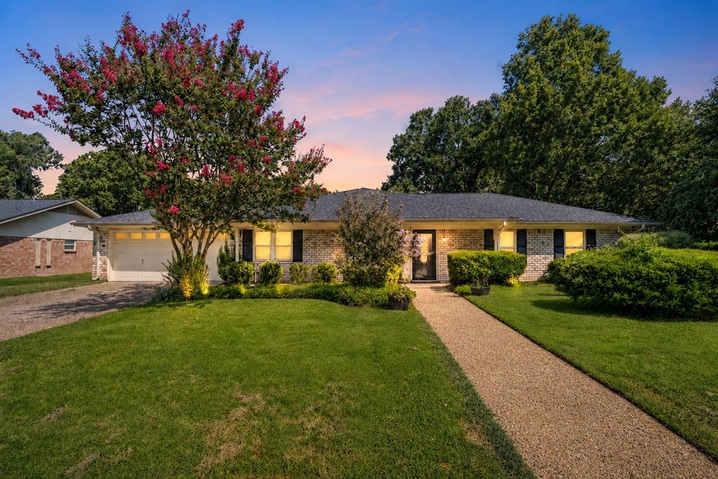 800 Oxford Property Photo 1