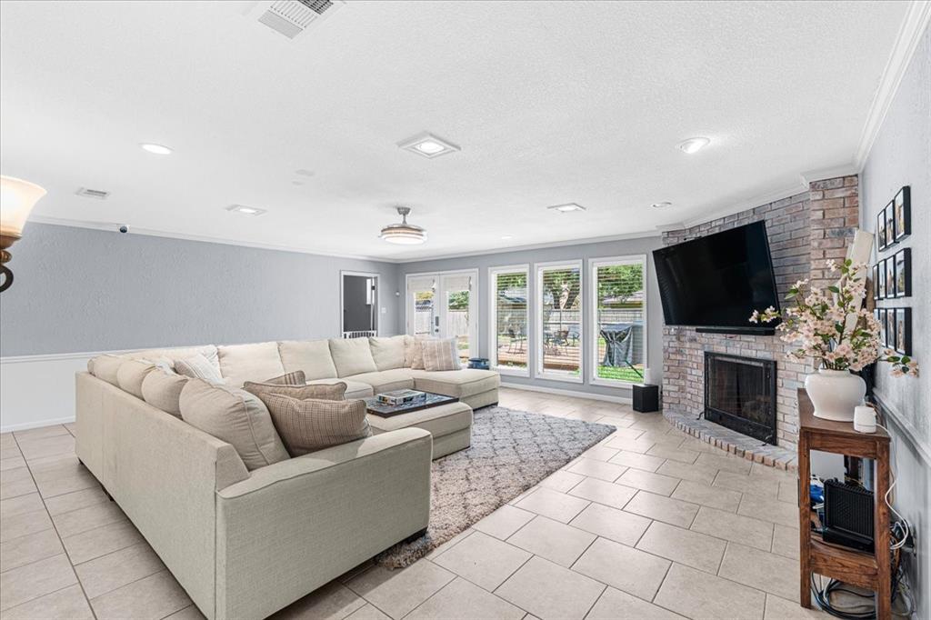 800 Oxford Property Photo 8