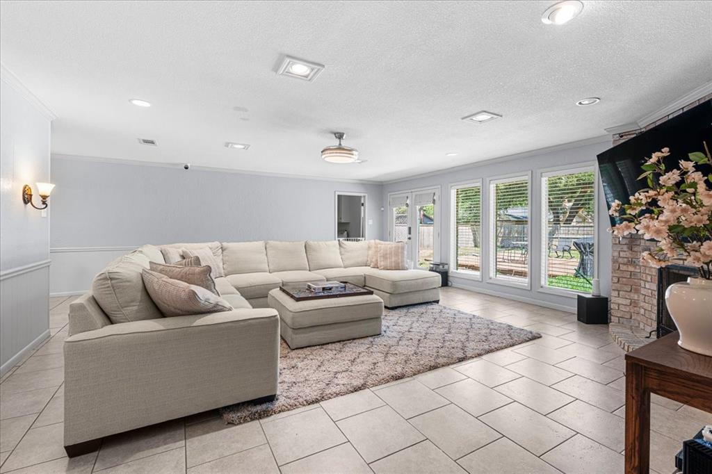 800 Oxford Property Photo 13