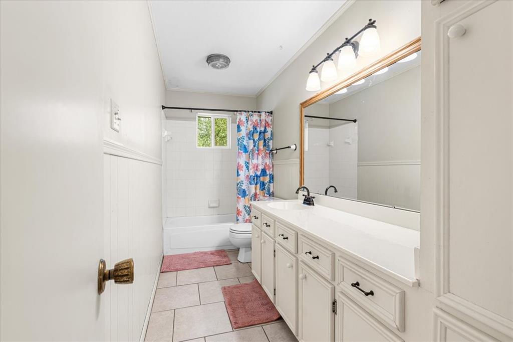 800 Oxford Property Photo 15