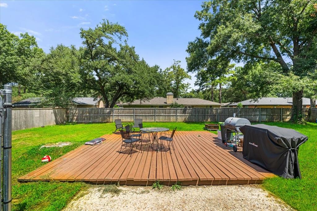 800 Oxford Property Photo 23