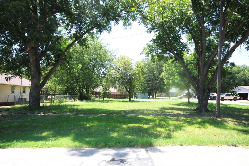 523 W 4th Street Property Photo 1
