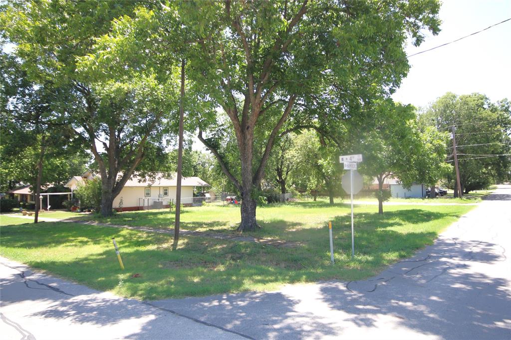 523 W 4th Street Property Photo 2