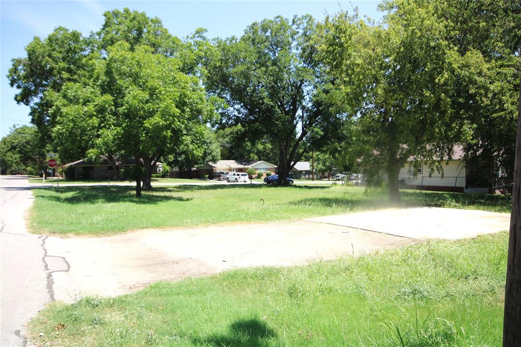 523 W 4th Street Property Photo 5