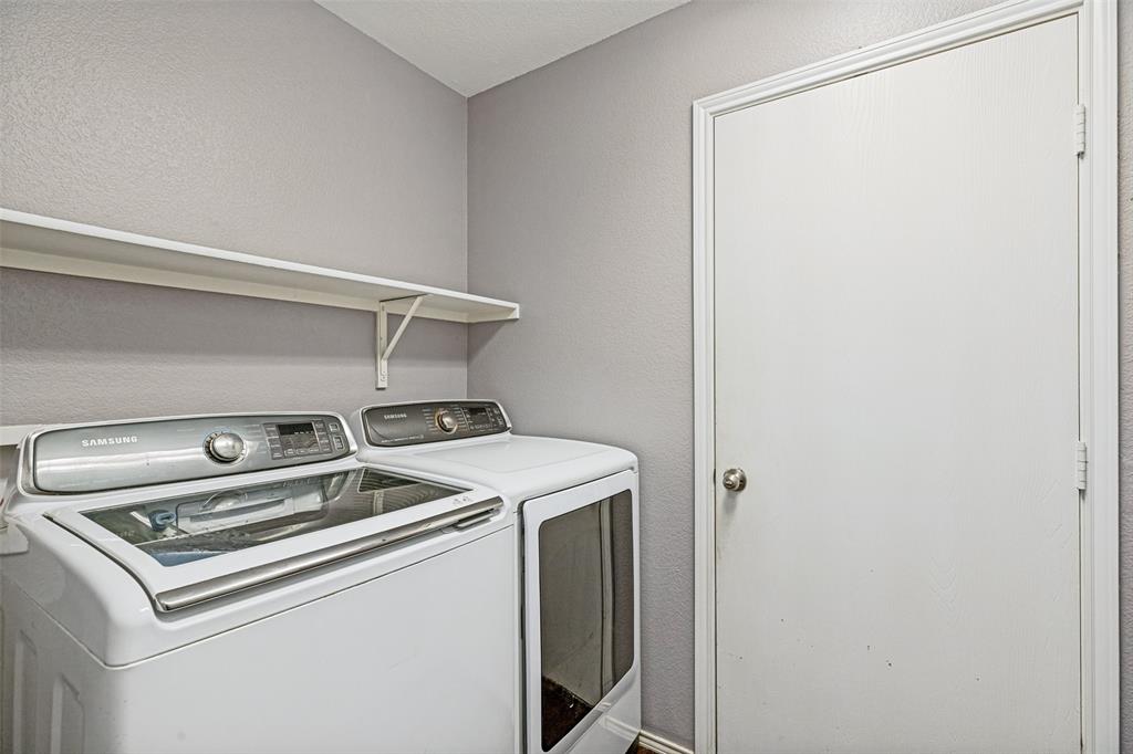 2500 Navasota Drive Property Photo 17