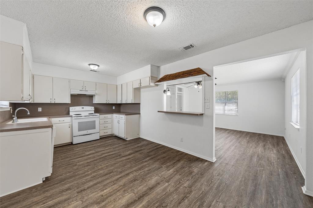 1374 Saffles Road Property Photo 8