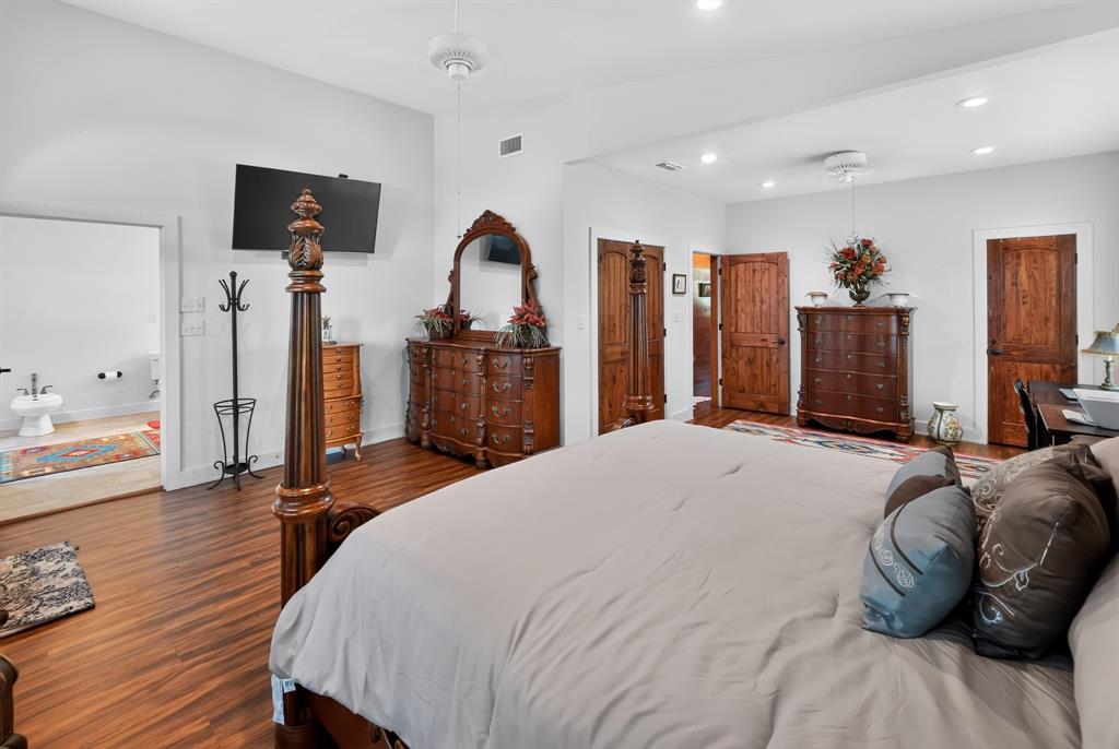 200 Equestrian Circle Property Photo 12