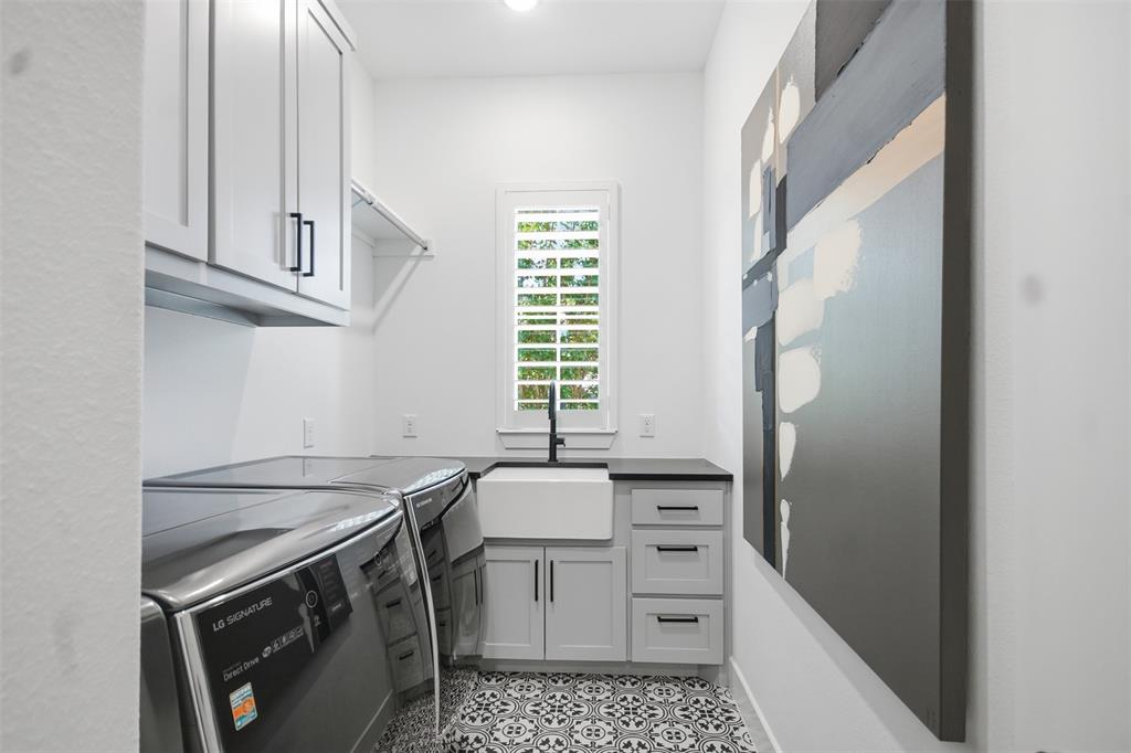 2217 Grey September Street Property Photo 32