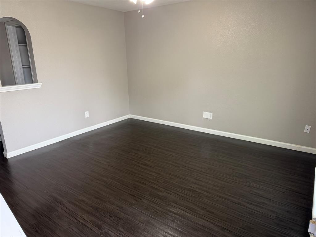 357 Nw Newton Property Photo 1