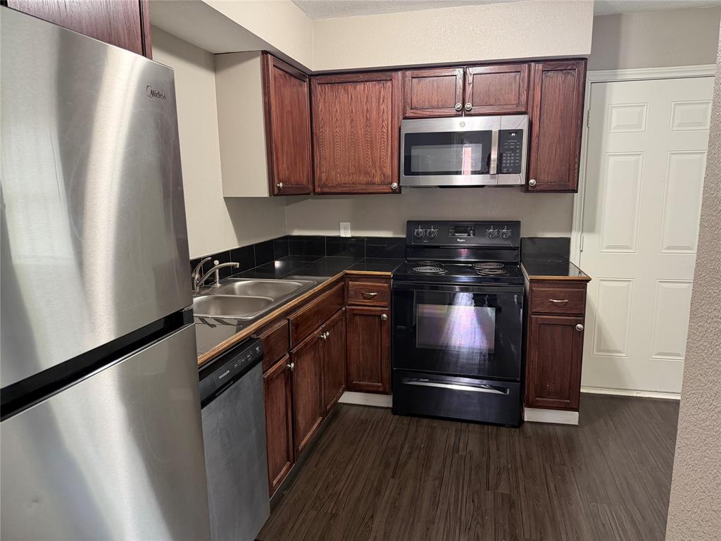 357 Nw Newton Property Photo 4