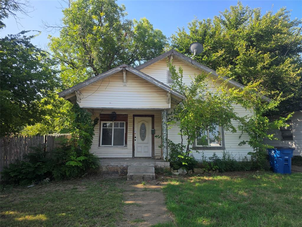905 W Walker Street Property Photo 1