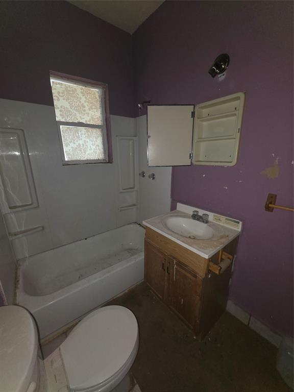 905 W Walker Street Property Photo 8