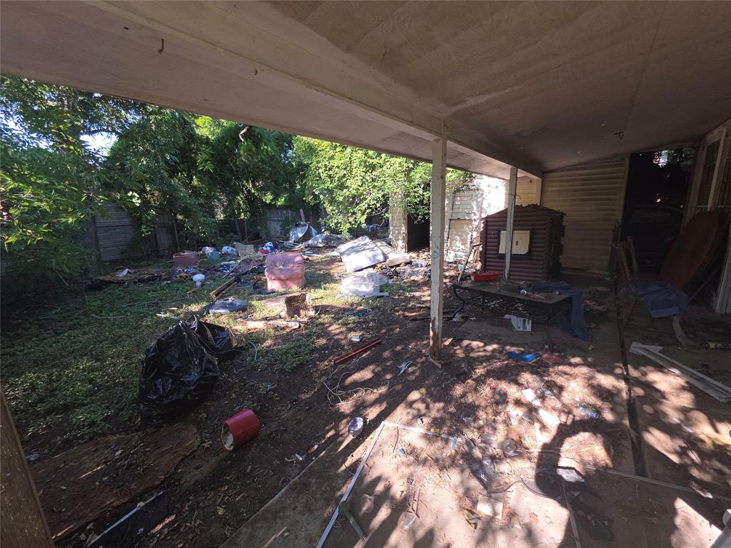 905 W Walker Street Property Photo 16
