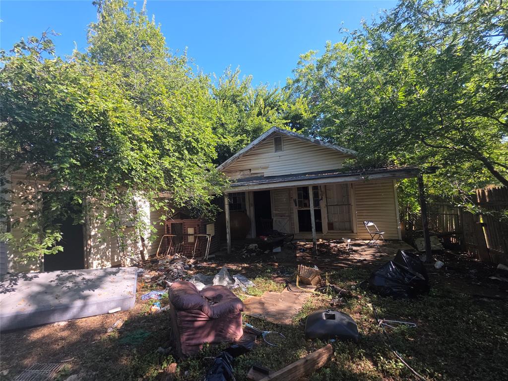 905 W Walker Street Property Photo 18