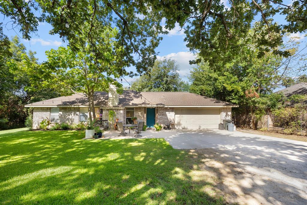 1400 E Lake Drive Property Photo 1