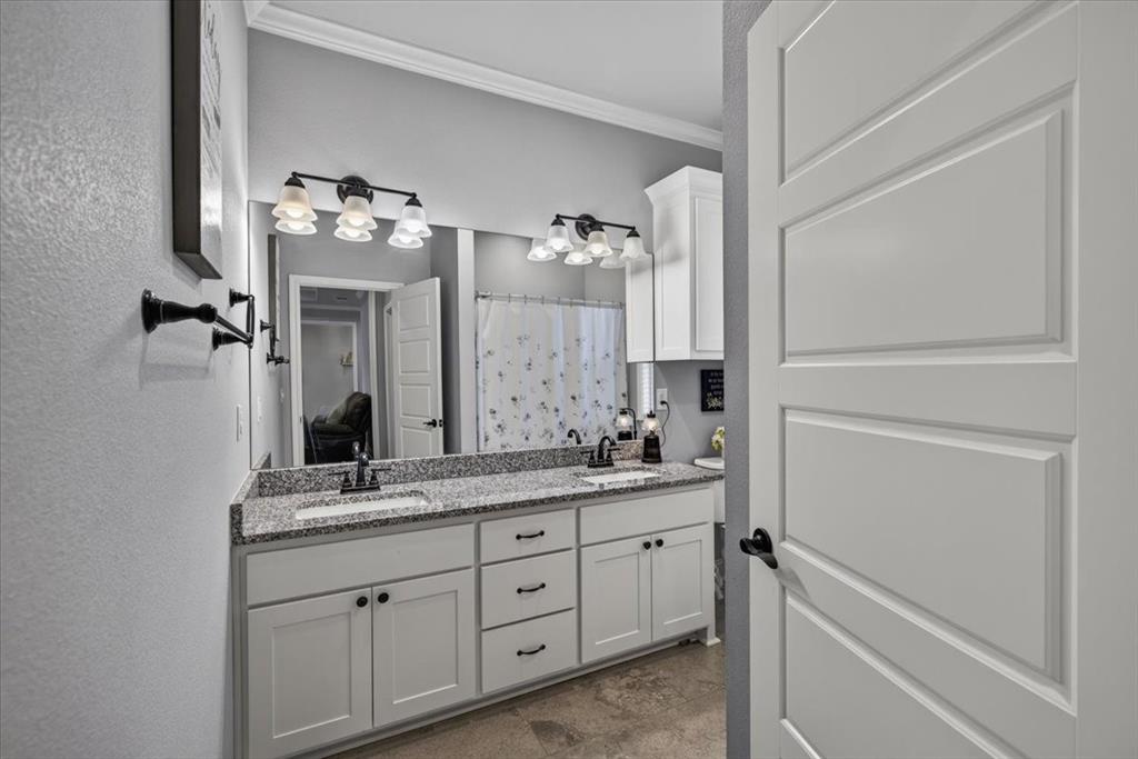 424 E Pennsylvania Avenue Property Photo 18
