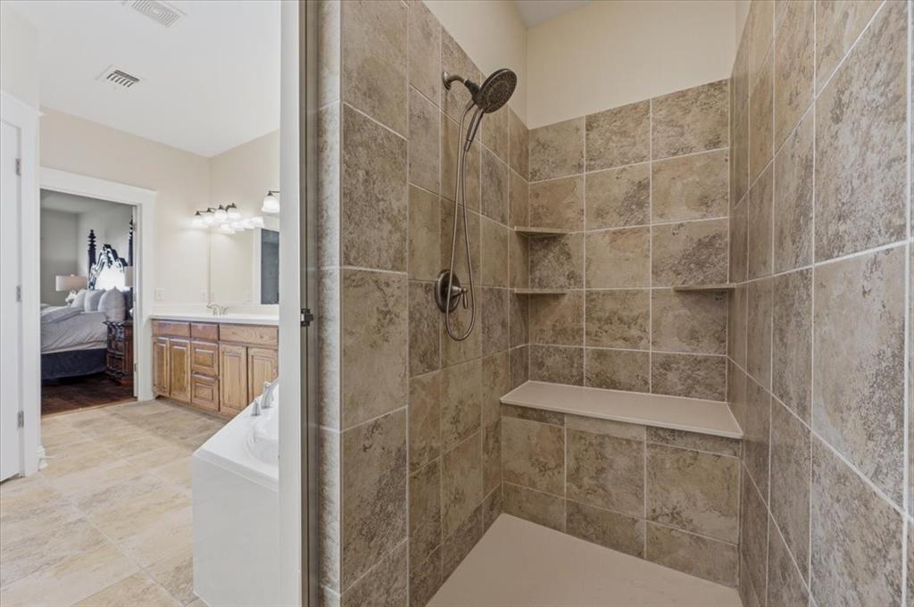 610 Seeport Drive Property Photo 22