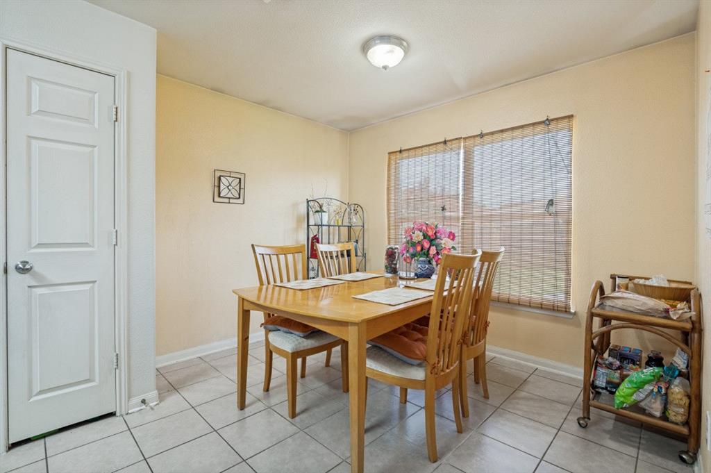 624 Noble Grove Property Photo 3