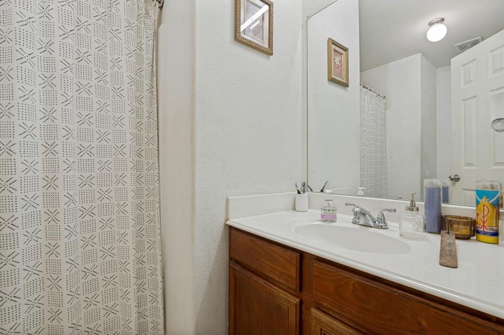 624 Noble Grove Property Photo 6